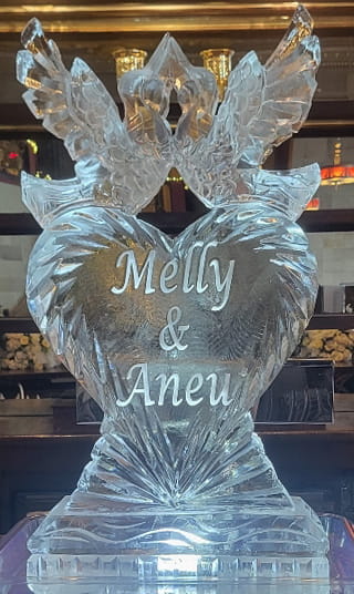 Melly and Aneu ice sculpture