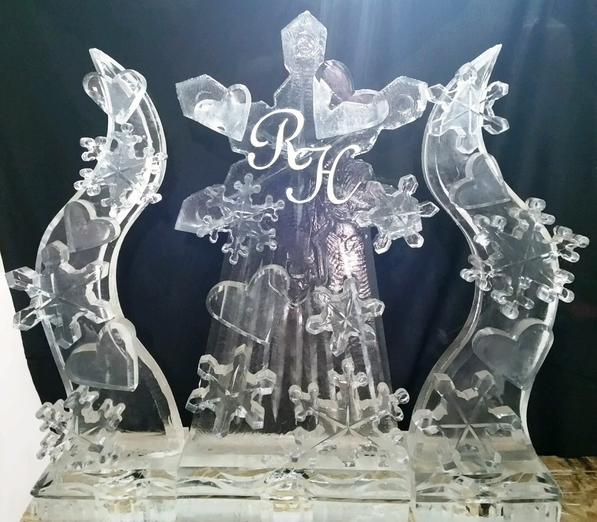 Ice matters snowflake and heart clusters