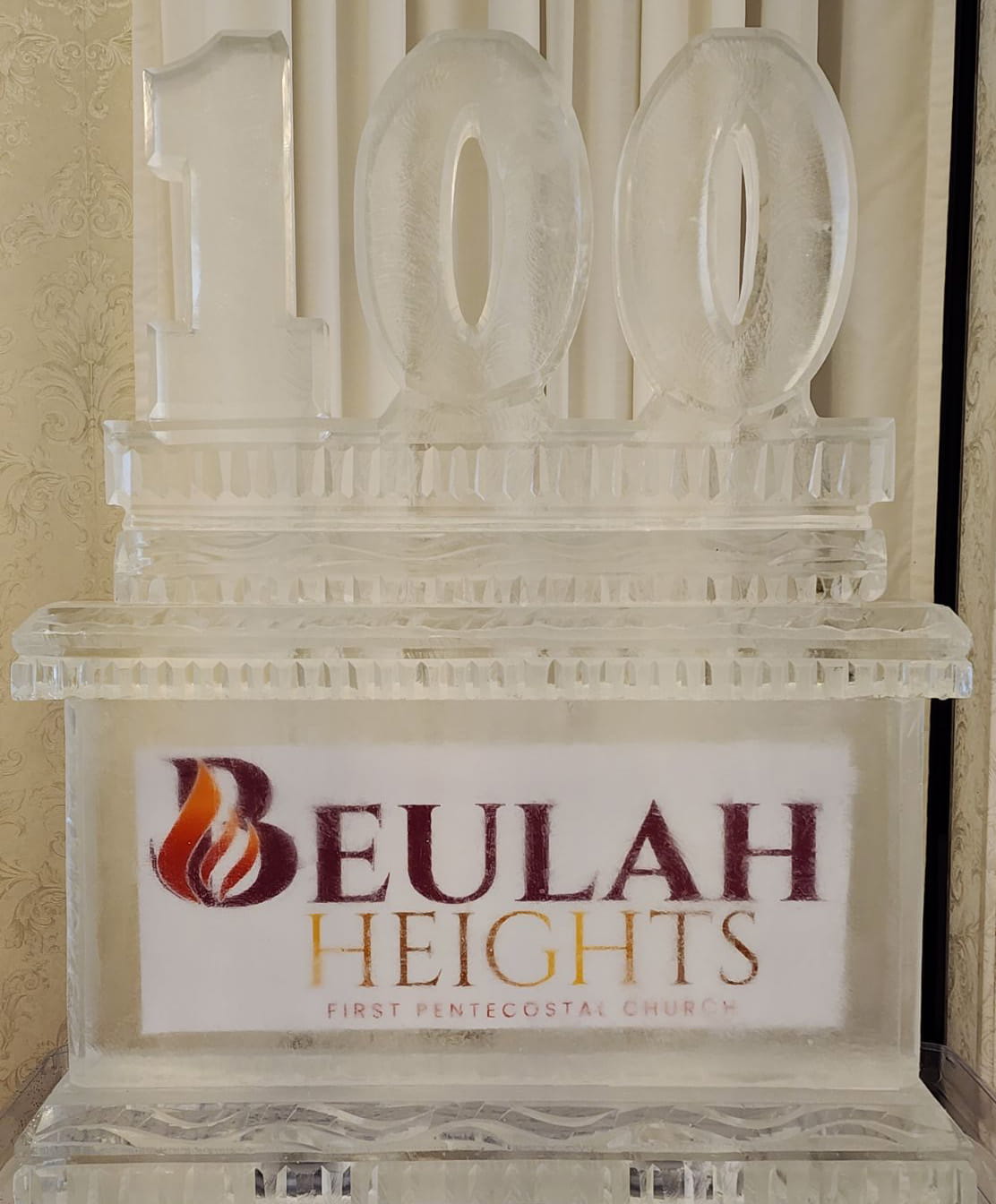 Decorative column ice sculpture display