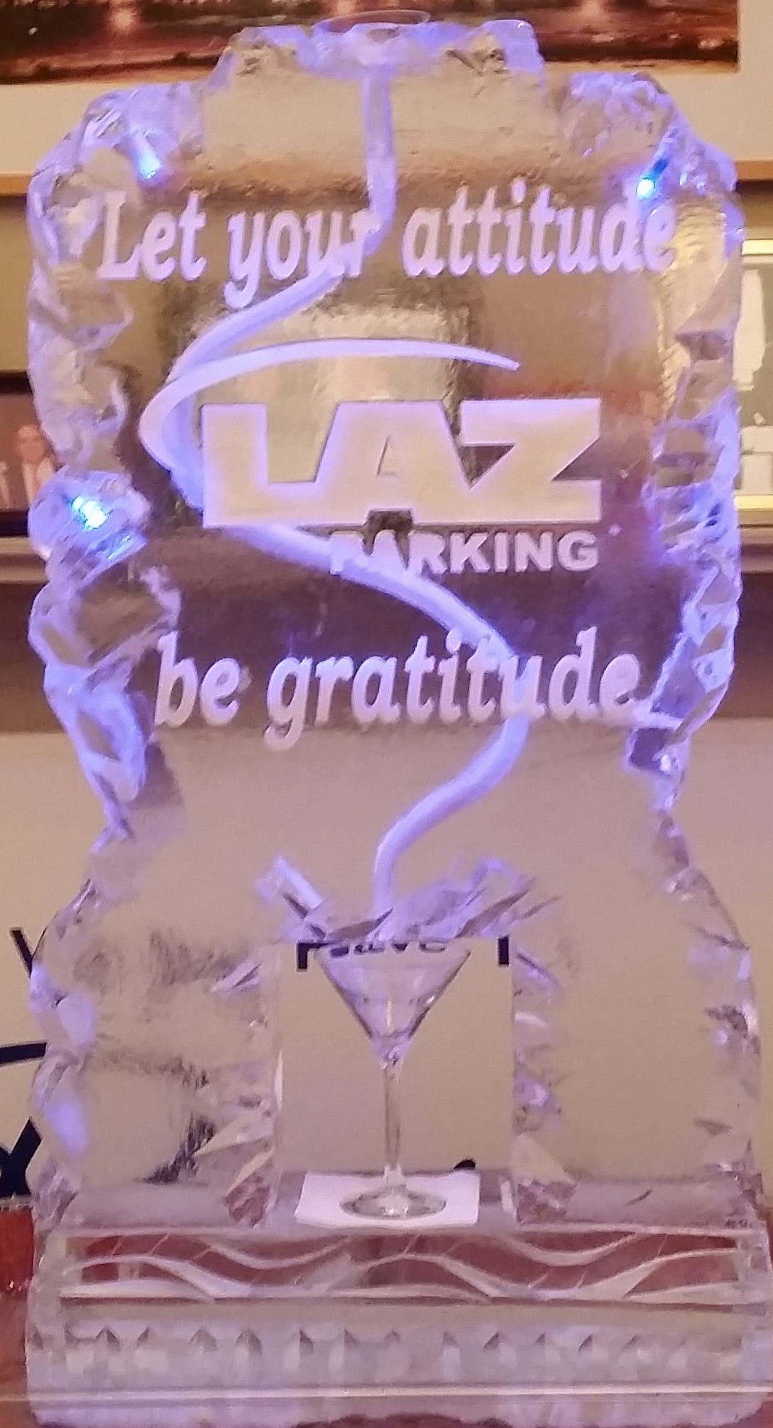 UZ Making Gratitude ice sculpture display