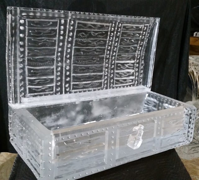 Engraved ice plaque with decorative border