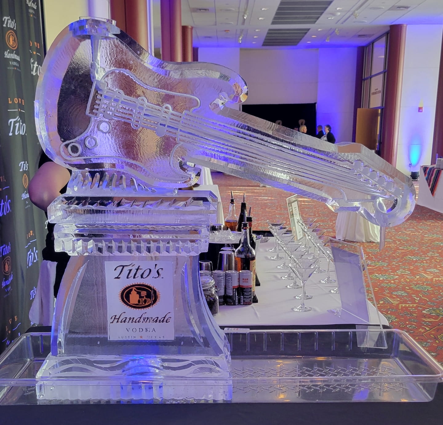 Custom illuminated ice bar sculpture