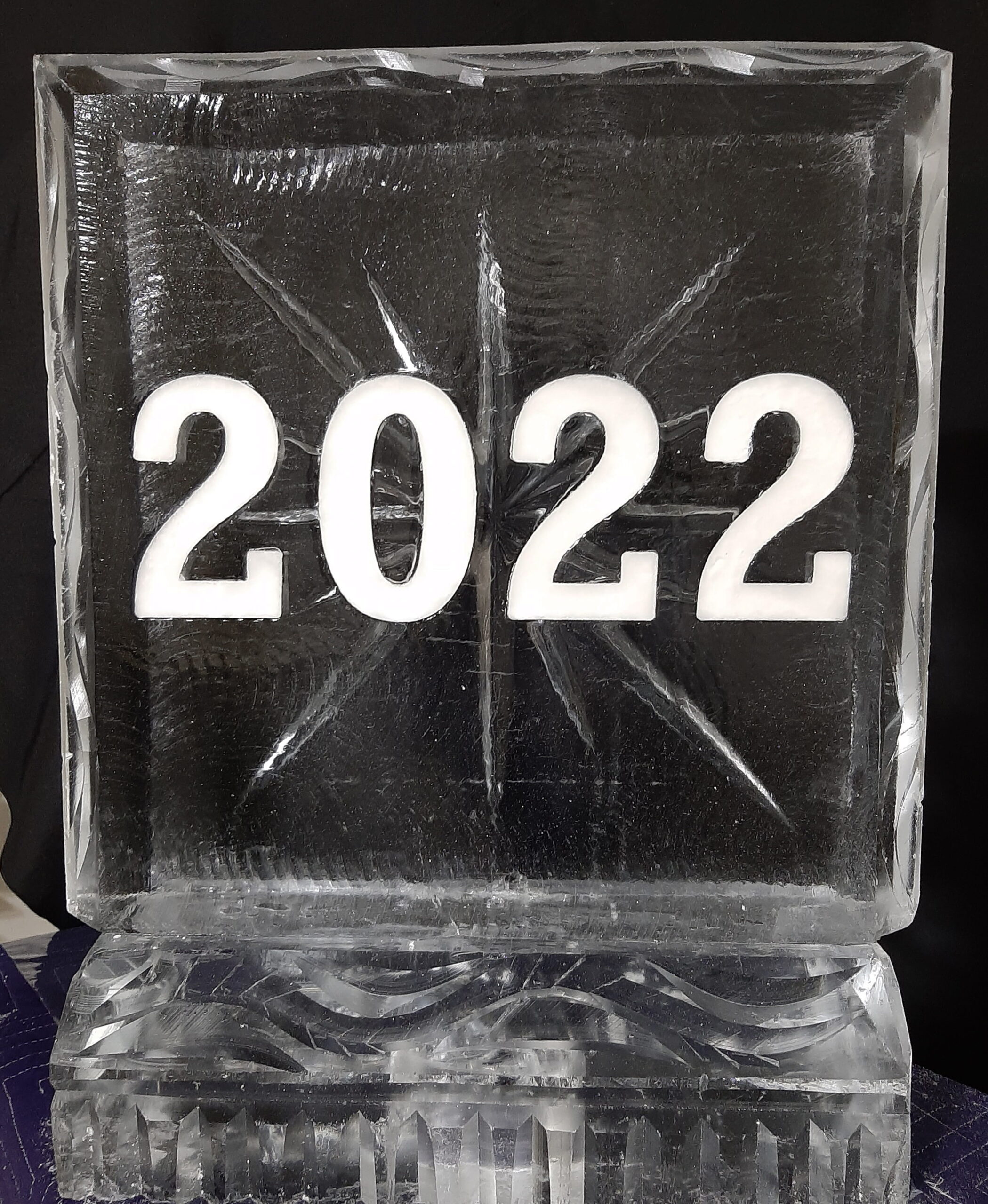 2022 engraved ice sculpture