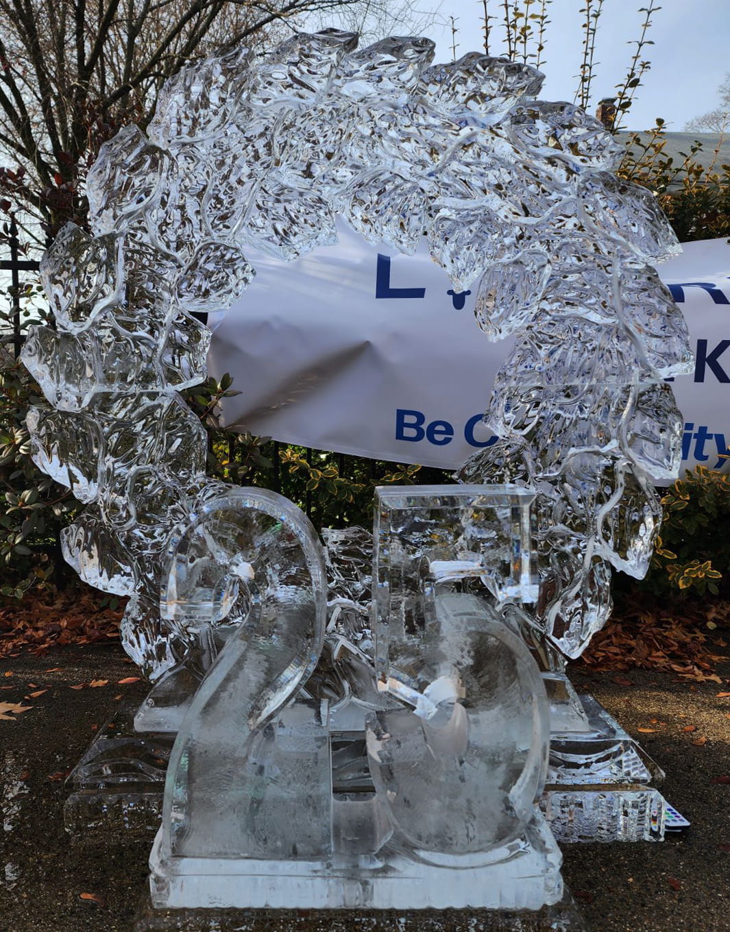 Decorative snowflake wreath ice sculpture