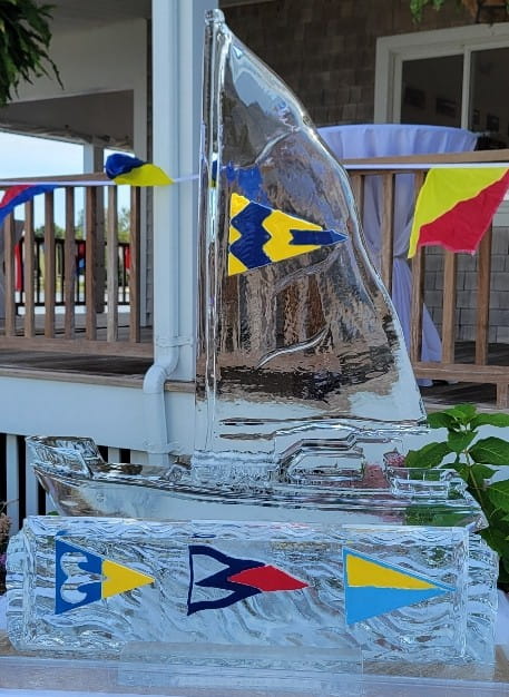 Outdoor custom ice sculpture display