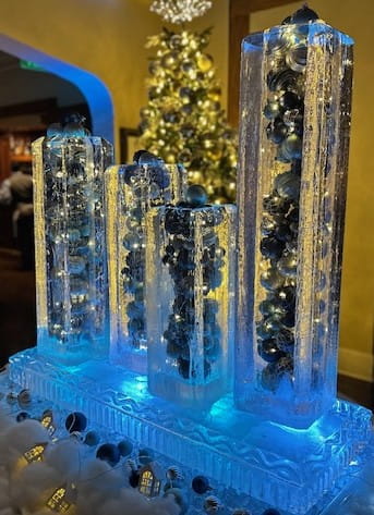 Ice matters - assorted cylinders filled with ornaments